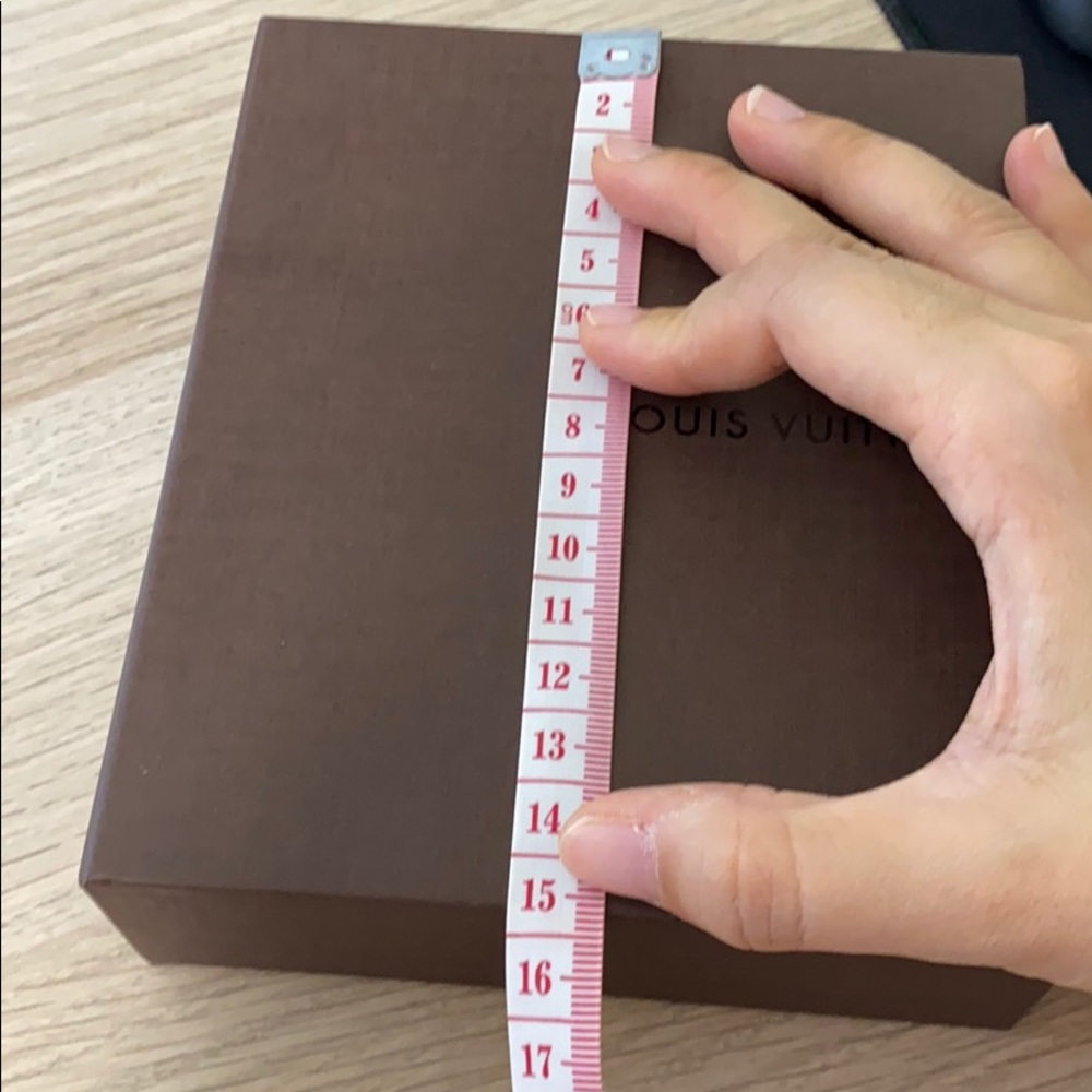 Authentic LV Box - Picture 5 of 5